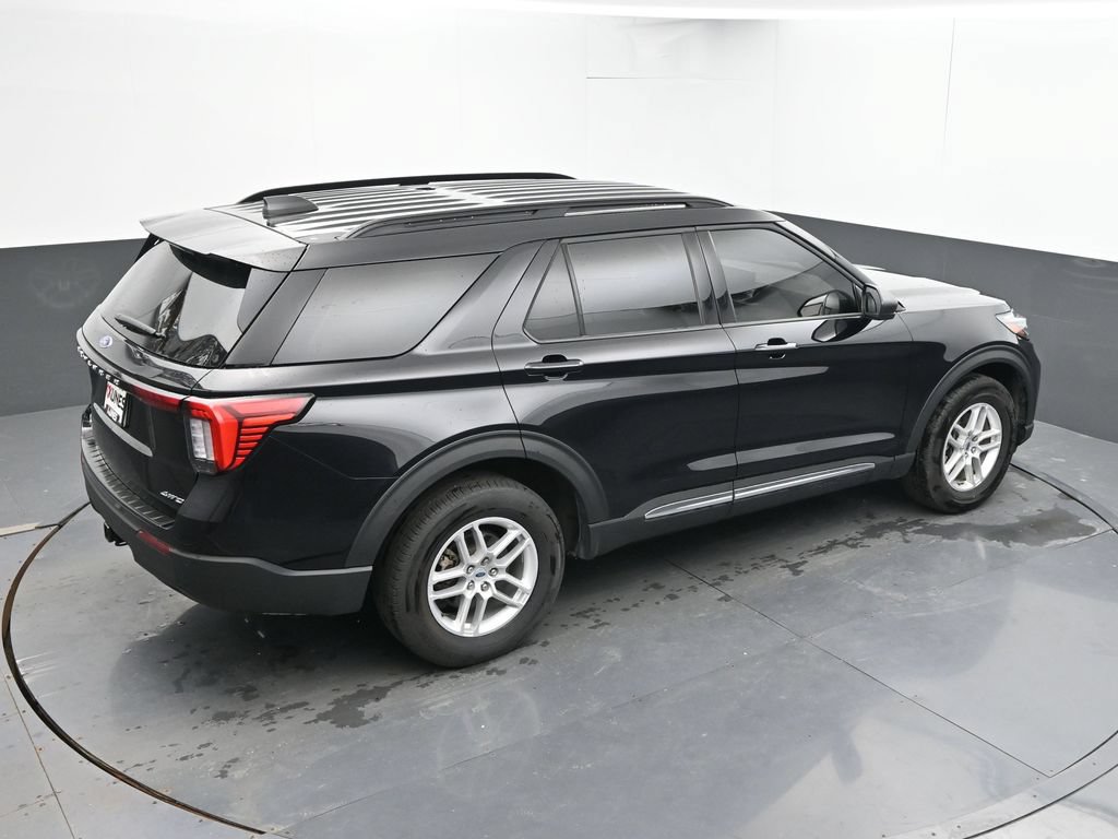 Used 2025 Ford Explorer Active AWD/4WD image 12