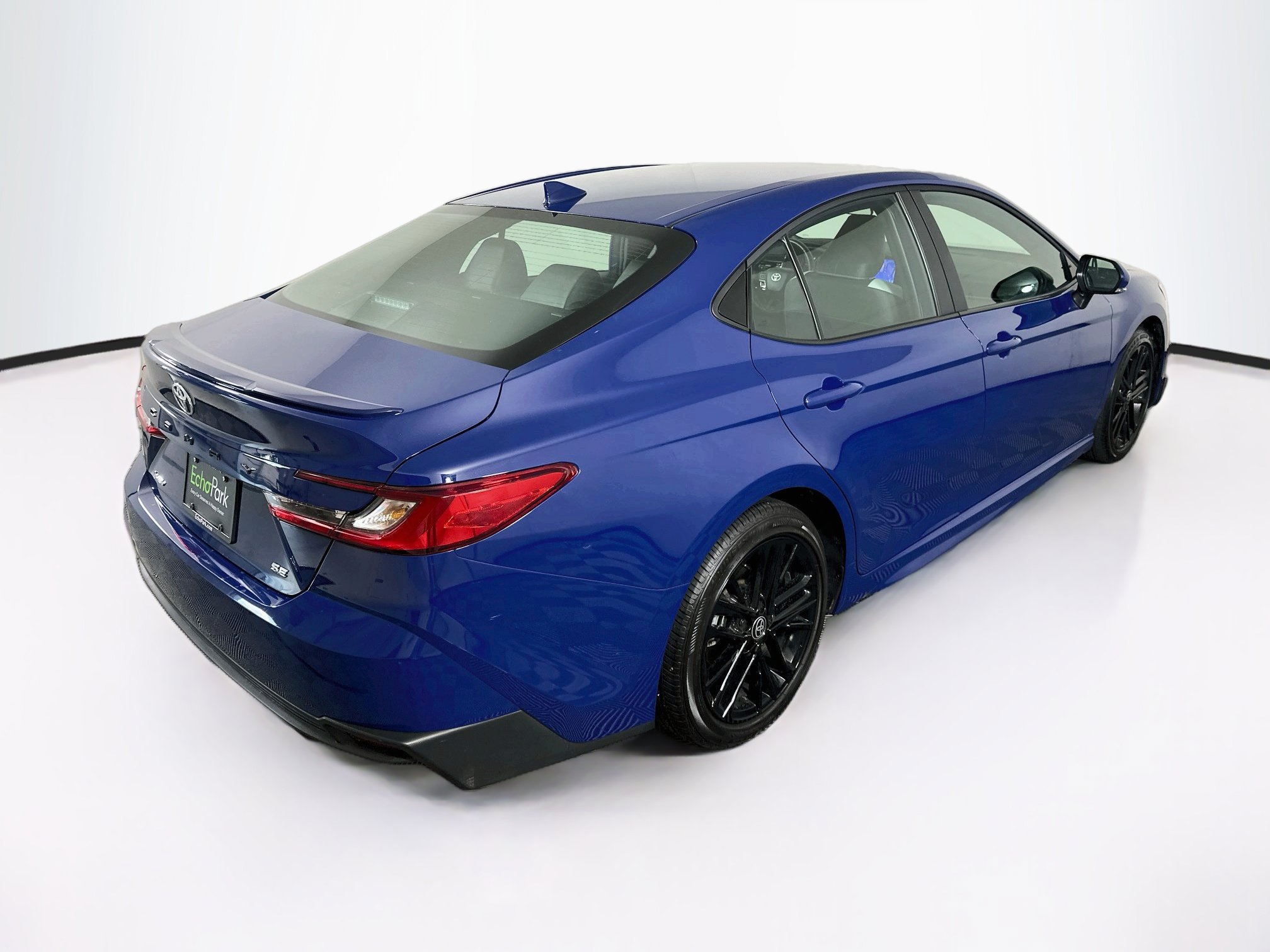 Used 2026 Toyota Camry SE FWD image 9