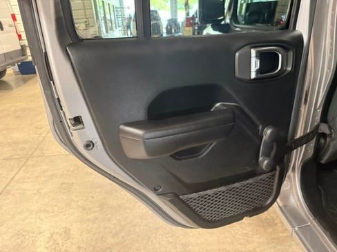Used 2020 Jeep Wrangler Unlimited Sport AWD/4WD image 37