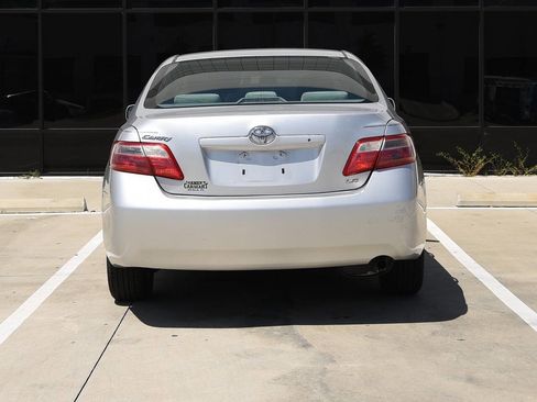 Used 2008 Toyota Camry LE FWD image 7