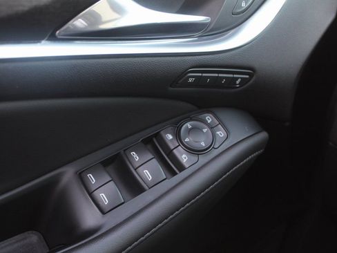 Used 2024 Buick Enclave Avenir w/ Avenir Technology Package image 34