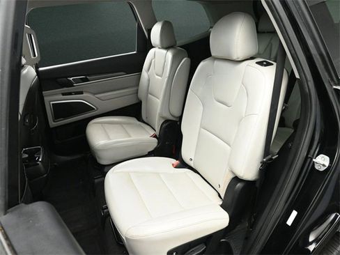 Used 2022 Kia Telluride S image 15