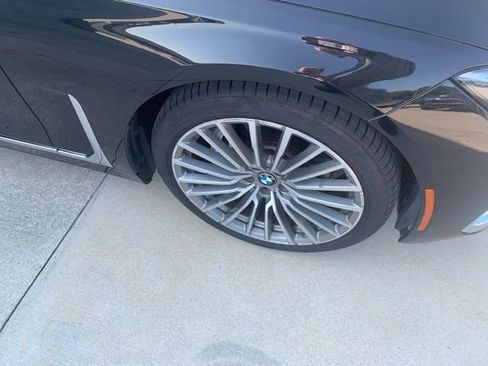 Used 2020 BMW 740i w/ Premium Package RWD image 5