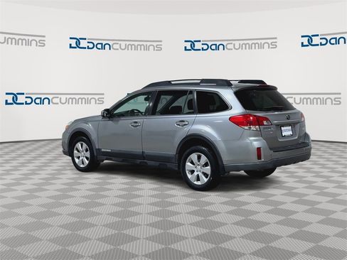Used 2011 Subaru Outback 2.5i Premium image 6