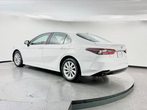 Used 2023 Toyota Camry LE FWD image 14