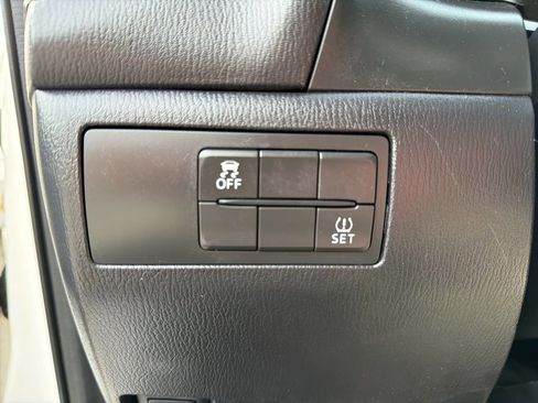 Used 2018 MAZDA MAZDA3 Touring image 42