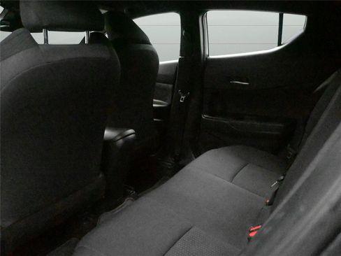 Used 2019 Toyota C-HR XLE image 10