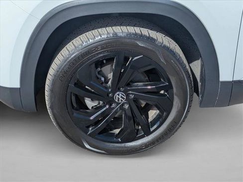 Used 2023 Volkswagen Atlas SE w/ Black Wheel Package image 22