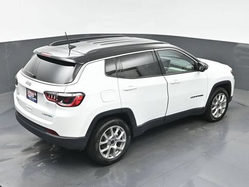 Used 2025 Jeep Compass Limited AWD/4WD image 32