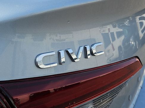 Used 2025 Honda Civic Sport image 5