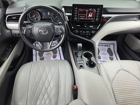 Used 2023 Toyota Camry SE image 9