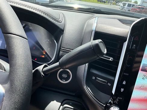 New 2026 RAM 3500 Laramie AWD/4WD image 18