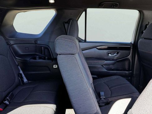 Used 2023 Honda Pilot Sport image 51