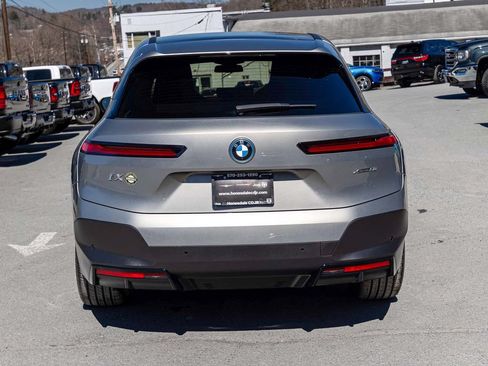 Used 2023 BMW iX xDrive50 w/ Premium Package AWD/4WD image 5