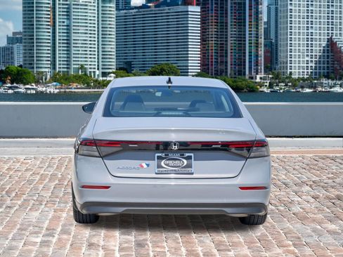 Certified 2025 Honda Accord SE image 7