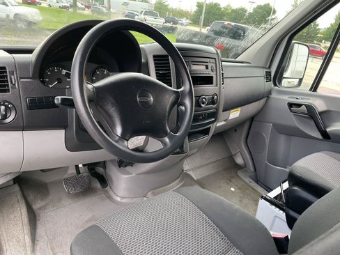 Used 2013 Freightliner Sprinter 3500 RWD image 13