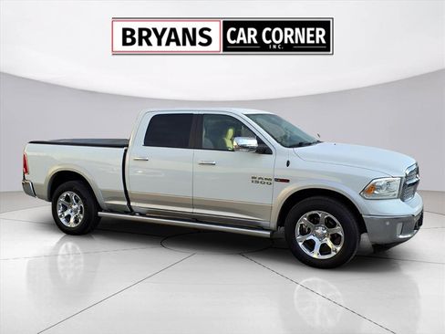 Used 2014 RAM 1500 Laramie w/ Convenience Group image 16