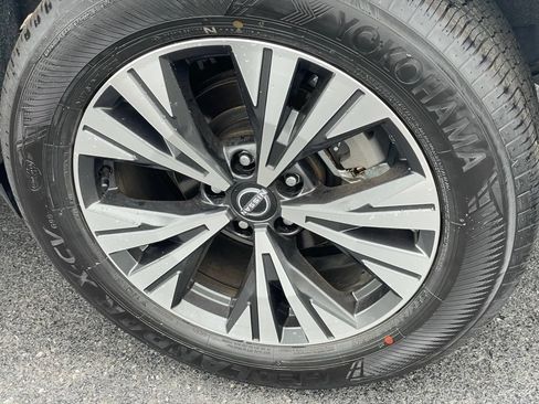 Certified 2023 Nissan Rogue SV w/ SV Premium B Package AWD/4WD image 27
