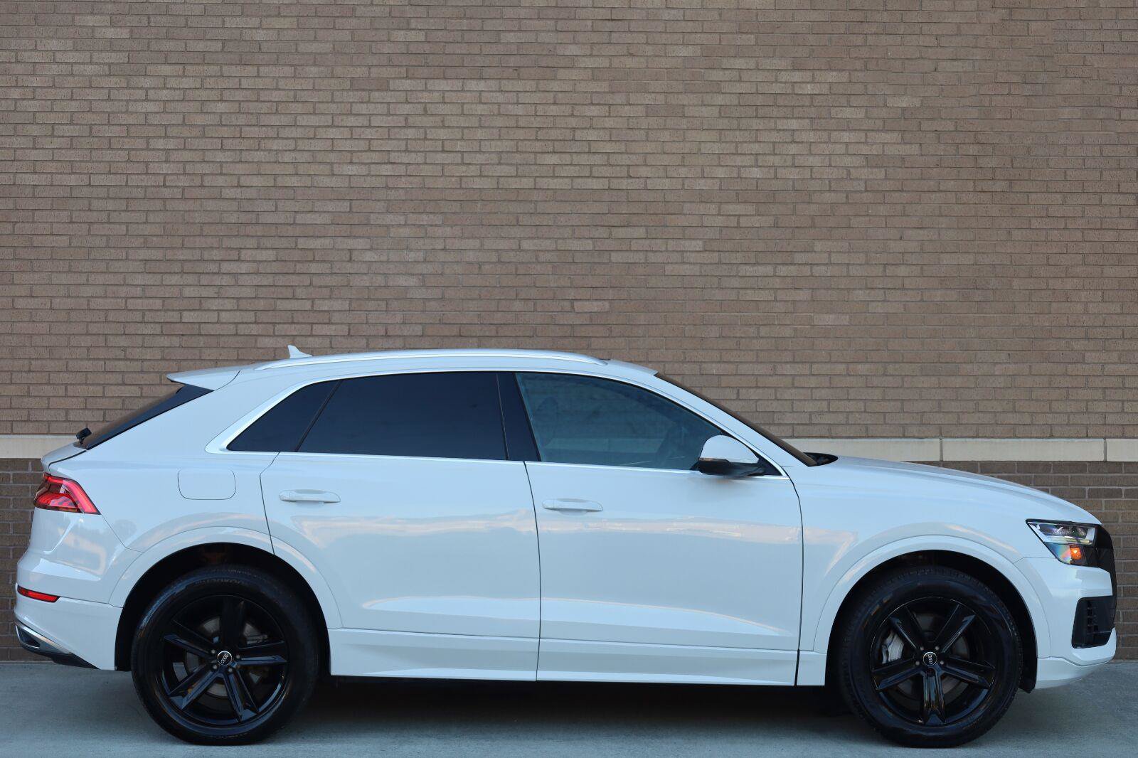 Used 2019 Audi Q8 Premium w/ Convenience Package AWD/4WD image 3