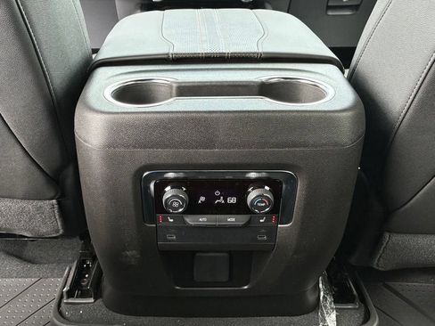 New 2026 Chevrolet Suburban High Country AWD/4WD image 36