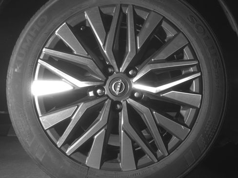 Used 2025 Nissan Altima 2.5 SV FWD image 15