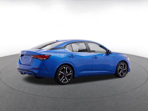 Used 2025 Nissan Sentra SV FWD image 9