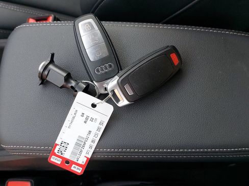 Used 2022 Audi Q4 e-tron Premium Plus AWD/4WD image 40