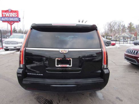 Used 2018 Cadillac Escalade ESV Platinum image 6
