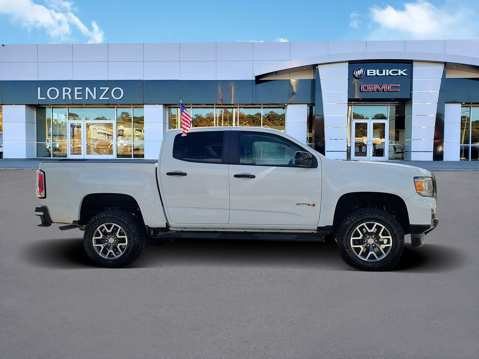 Used 2022 GMC Canyon AT4 w/ Trailering Package AWD/4WD image 4