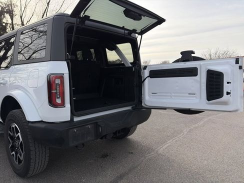 Used 2022 Ford Bronco Outer Banks image 6