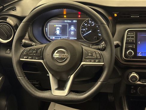 Used 2018 Nissan Kicks SR FWD image 13