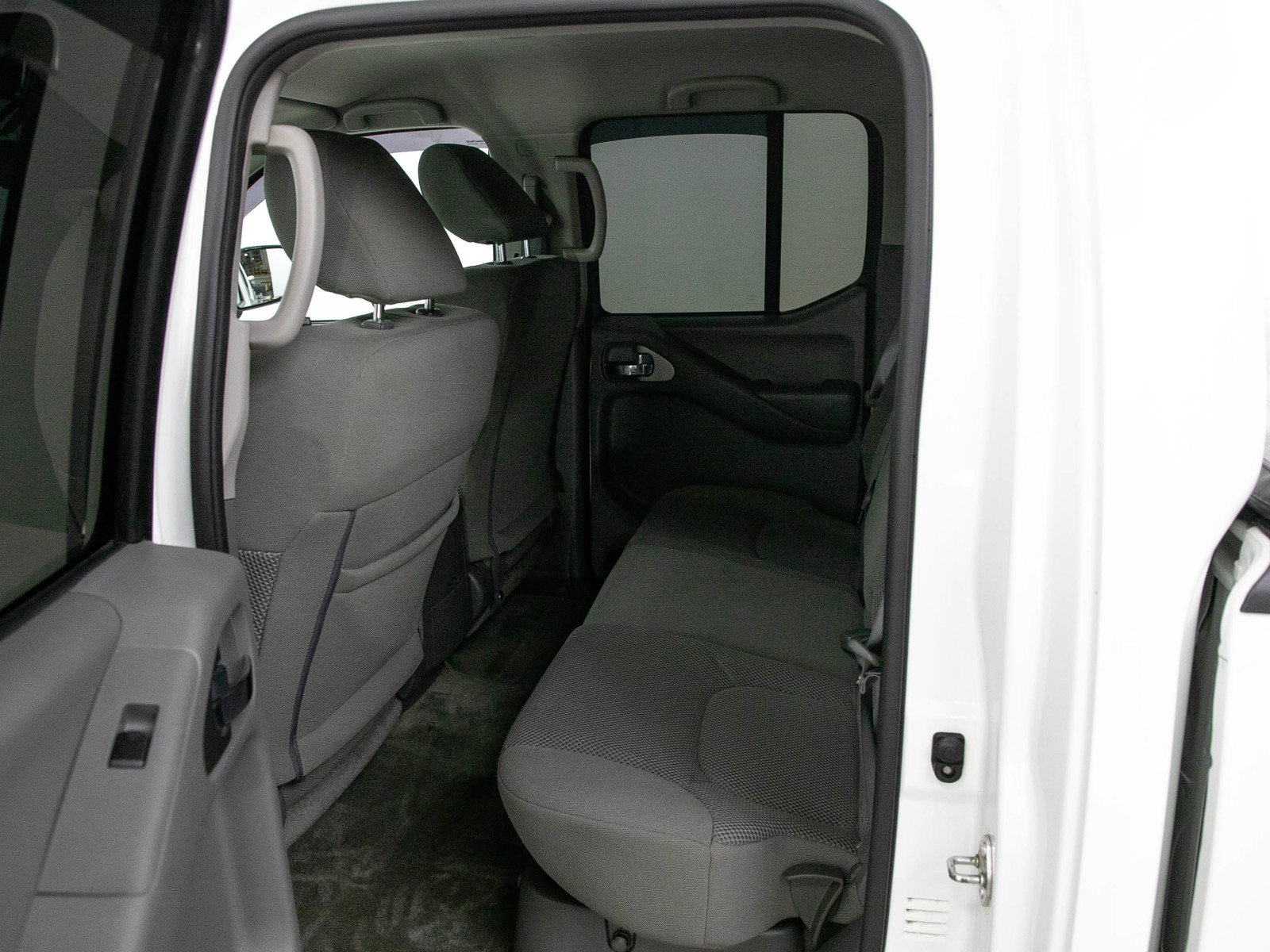 Used 2018 Nissan Frontier SV w/ Value Truck Package AWD/4WD image 19