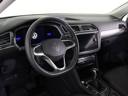 Used 2022 Volkswagen Tiguan SE image 26