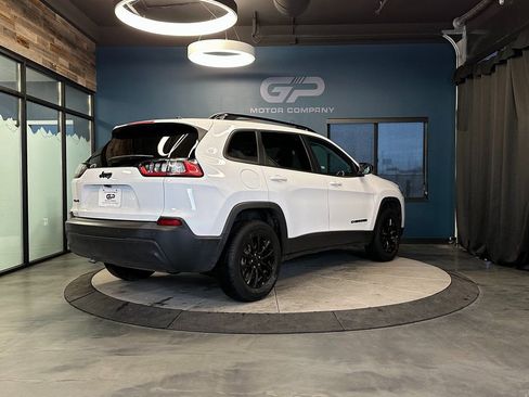 Used 2023 Jeep Cherokee Altitude Lux AWD/4WD image 3