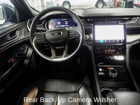 Used 2024 Jeep Grand Cherokee Limited w/ Luxury Tech Group II image 11