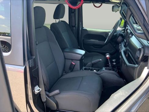 Used 2022 Jeep Wrangler Sport AWD/4WD image 9