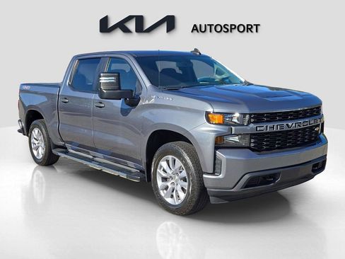 Used 2020 Chevrolet Silverado 1500 Custom w/ Custom Max Trailering Package image 3