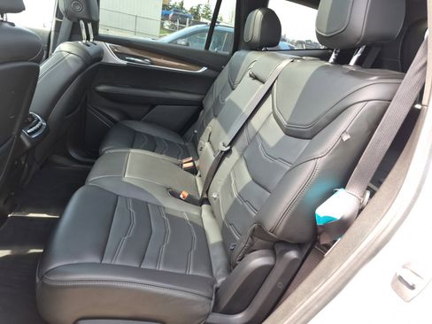 Used 2022 Cadillac XT6 Sport w/ Platinum Package AWD/4WD image 9