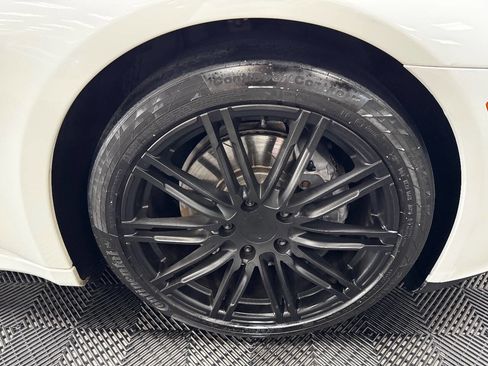 Used 2015 Porsche Panamera 4 image 16