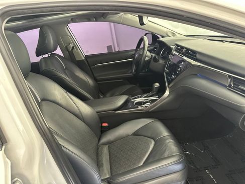 Used 2019 Toyota Camry XSE FWD image 28