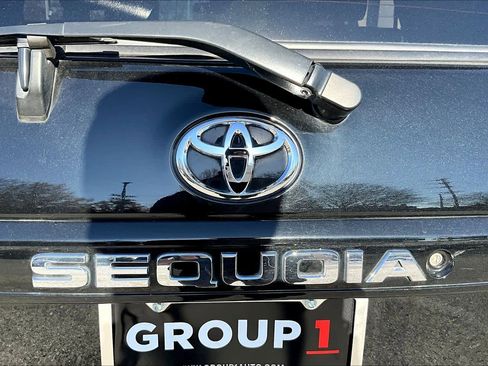 Used 2019 Toyota Sequoia TRD Sport image 30