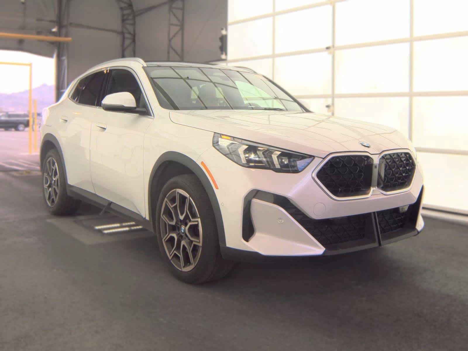 Used 2025 BMW X2 xDrive28i w/ Premium Package AWD/4WD image 1
