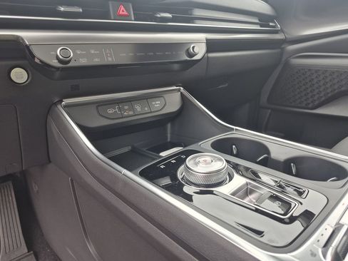 New 2026 Kia Carnival SX image 9