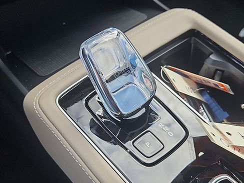 New 2026 Volvo XC90 B6 Plus w/ Protection Package Premier image 19