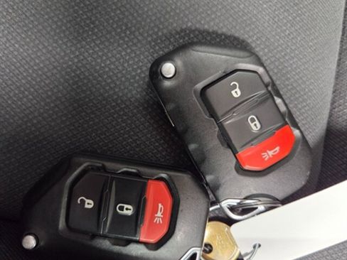 Used 2021 Jeep Wrangler Unlimited Sport image 29