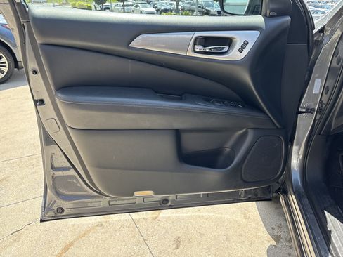 Used 2020 Nissan Pathfinder SL AWD/4WD image 11