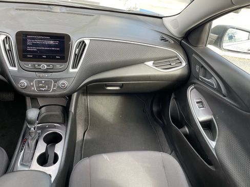 Used 2022 Chevrolet Malibu LS image 6
