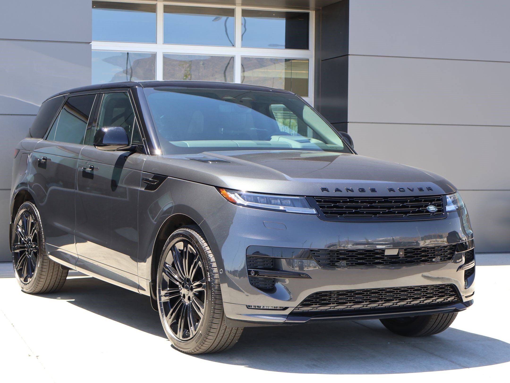 New 2026 Land Rover Range Rover Sport Dynamic SE AWD/4WD image 3