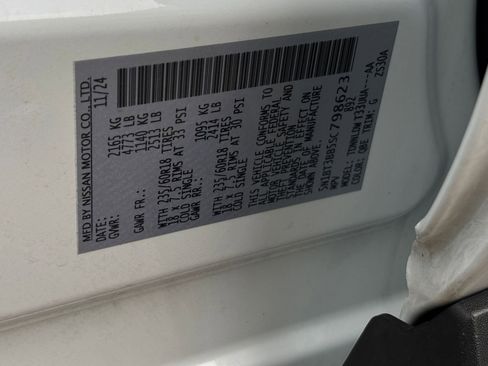 Used 2025 Nissan Rogue SV image 31