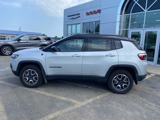 Used 2026 Jeep Compass Trailhawk w/ Sun, Sound & Navigation Group AWD/4WD video 2